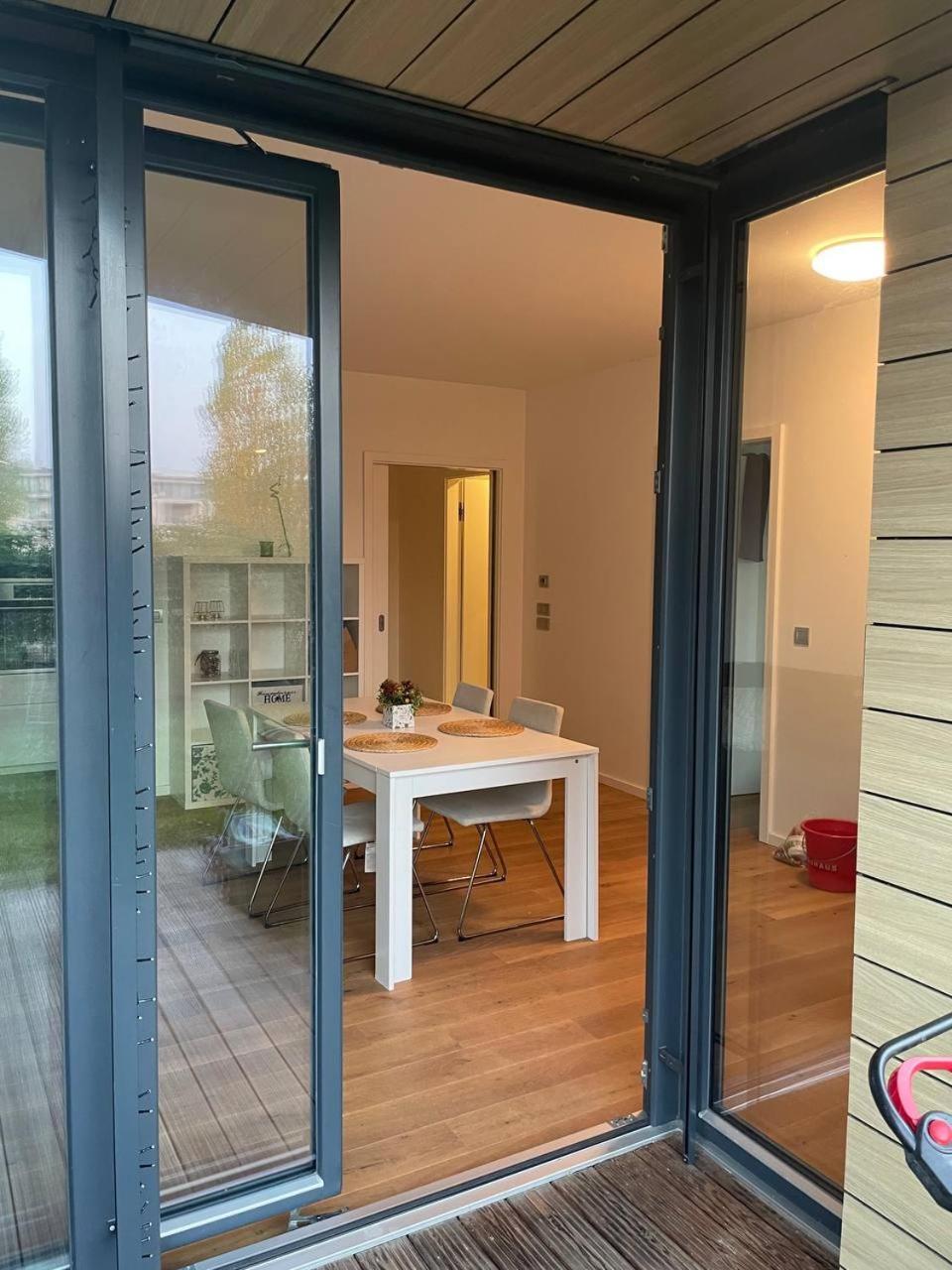 Serene & Private Garden Oasis Appartamento Praga